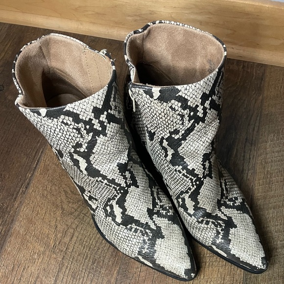 SOUL Naturalizer Shoes - Soul Naturalizer "Mikey" Women's 11 m Snake Ivory Black Ankle Boots w/ 3” Heel